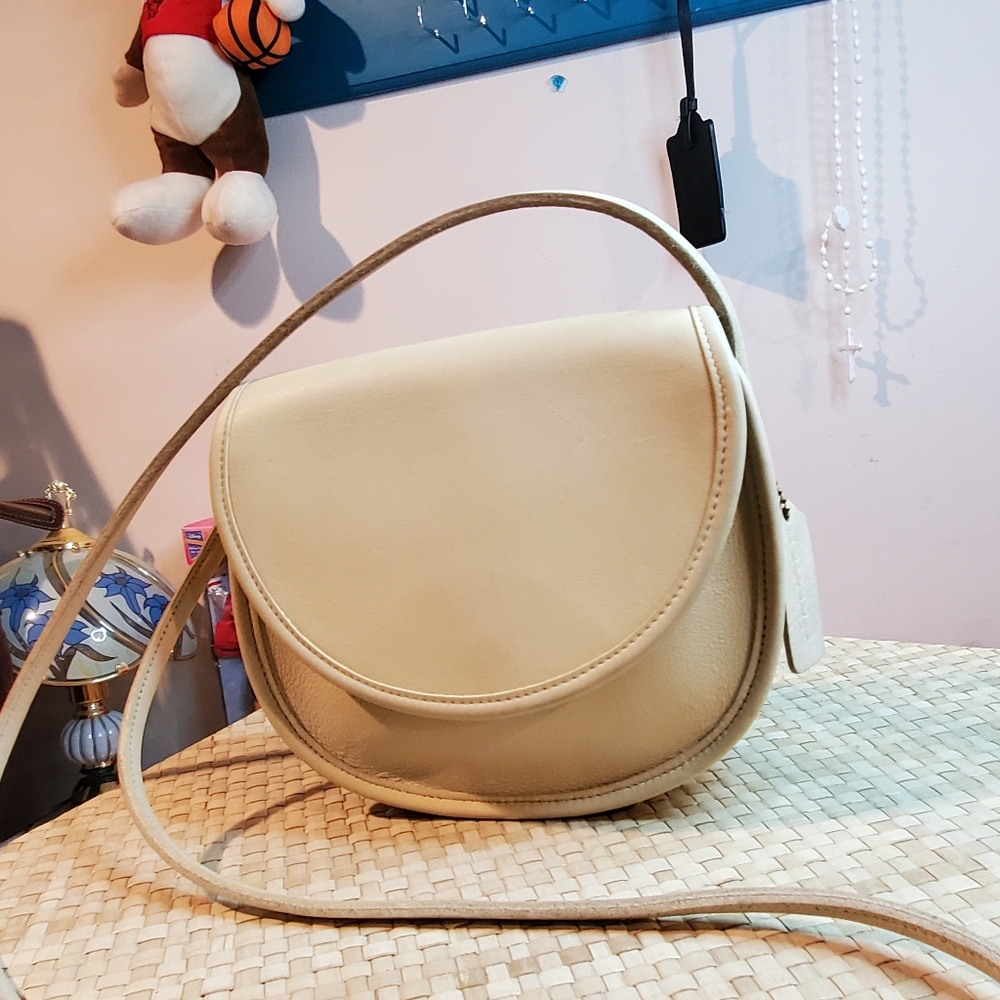 Vintage Authentic  Coach Crossbody/Shoulder  bag